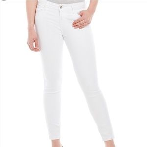 Size 6 Kenzie Effortless Ankle Jeans